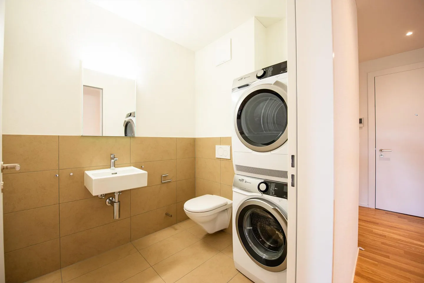 Appartement en attique spacieux de 3,5 pièces à Weisslingen avec grands balcons - Photo 5 sur 8