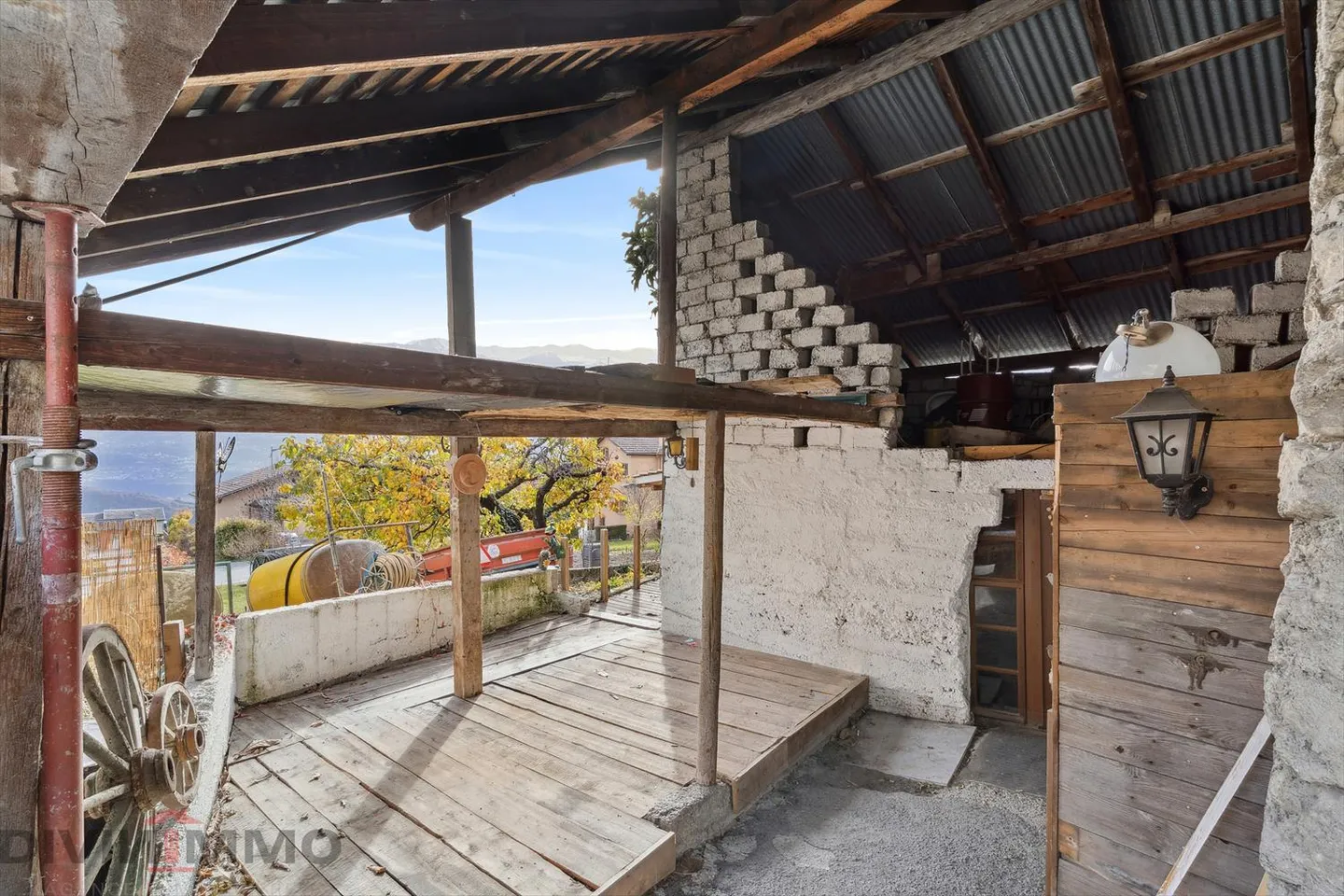 Affascinante fienile con bella terrazza, box garage e posto auto - Foto 2 di 5