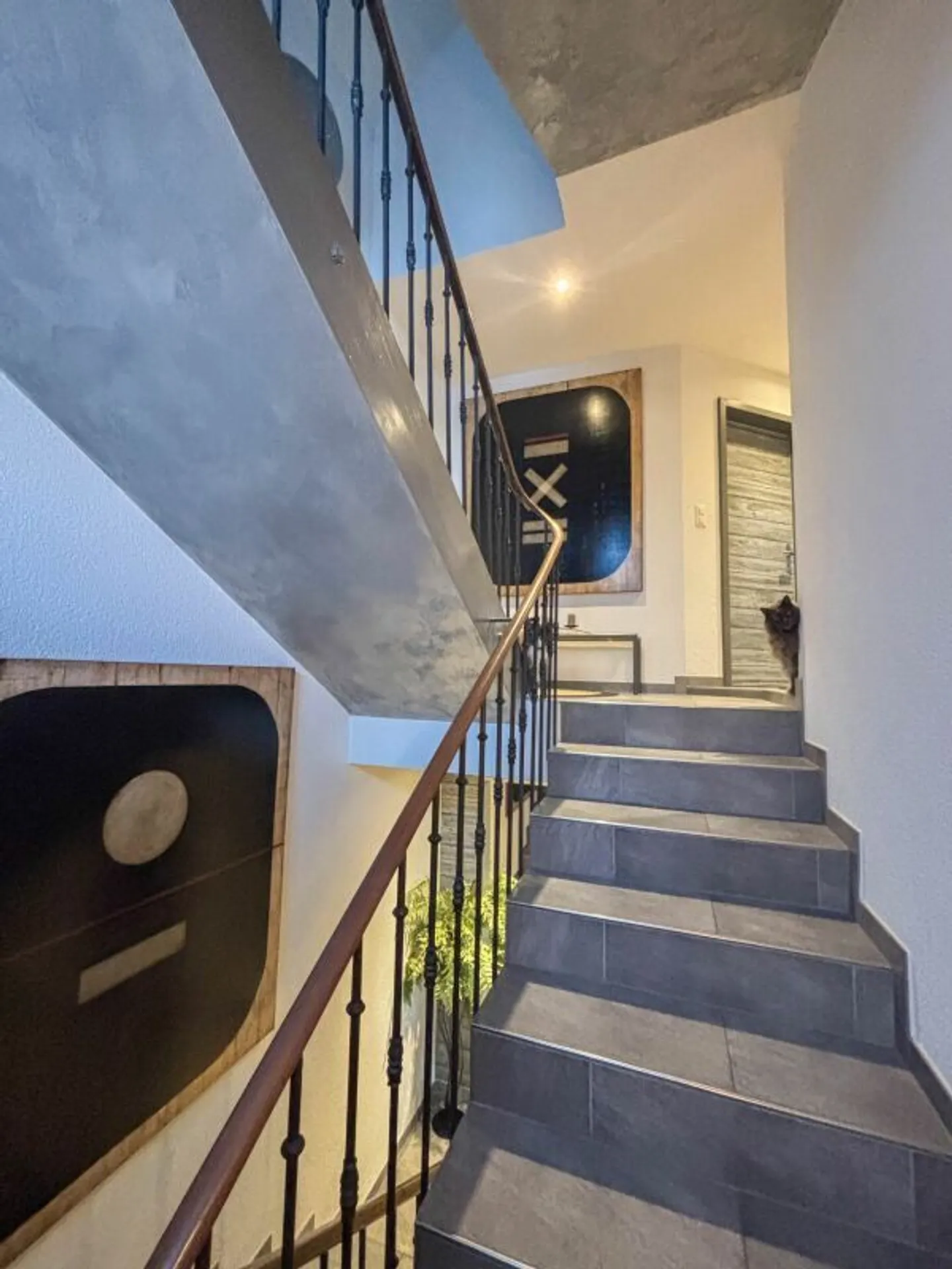 Charming family home with 5.5 rooms and a second plot in green zone - Photo 10 of 18