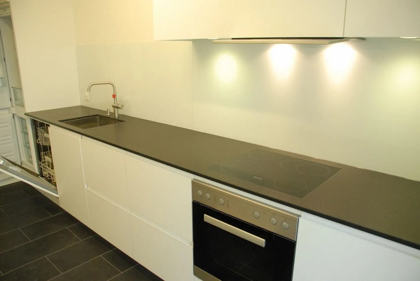 Large 3½-room apartment near the city center - Photo 3 of 12
