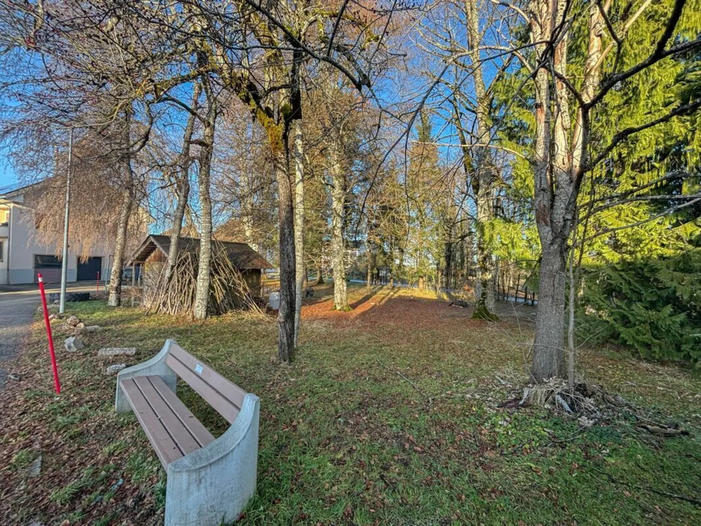 Charming family home with 5.5 rooms and a second plot in green zone - Photo 18 of 18