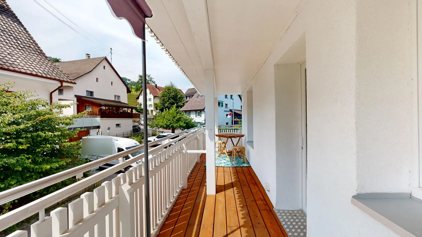 Moderne 3.5-Zimmer-Wohnung mit Balkon und Aussenparkplatz - Foto 3 von 15