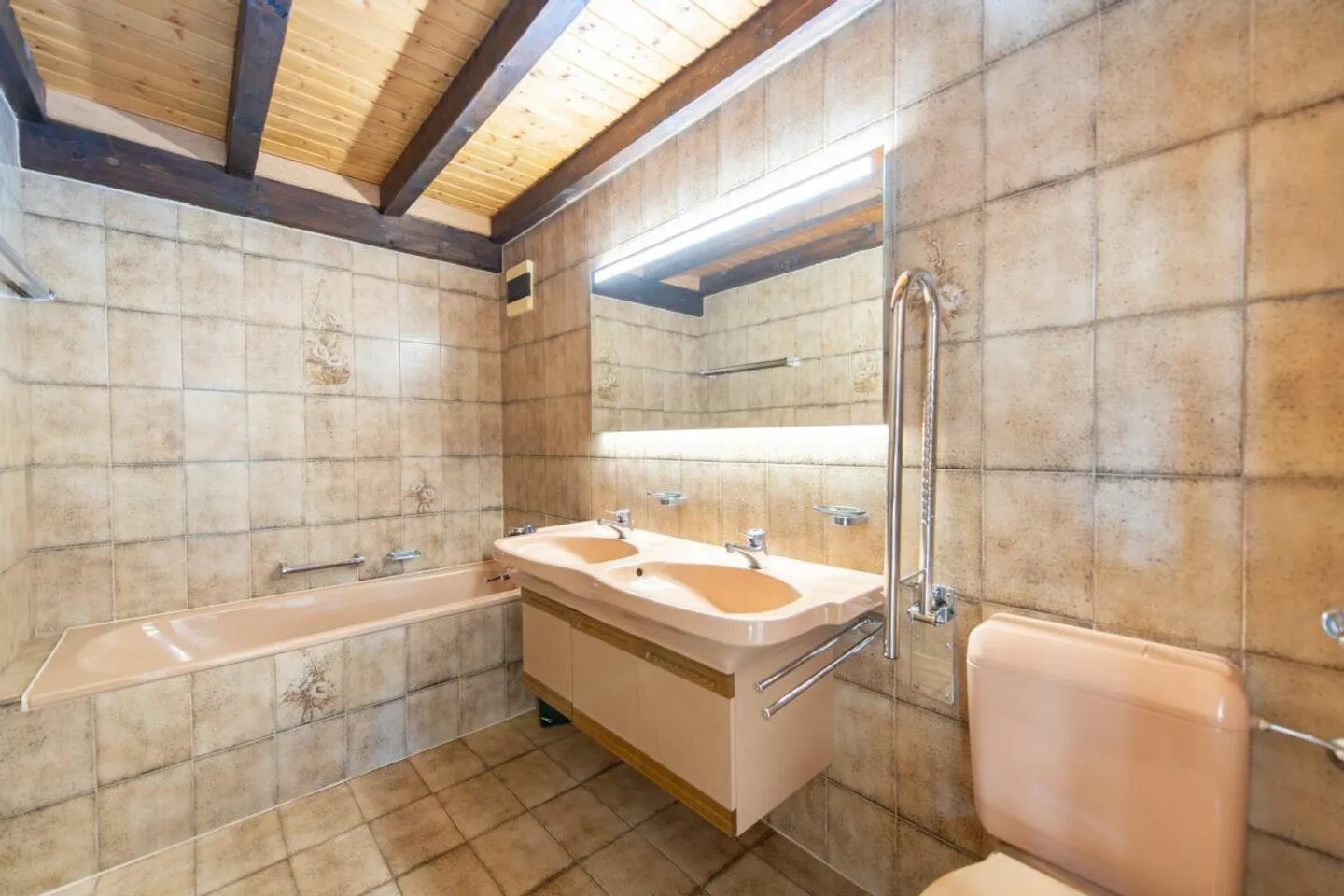 Living, Renting, Profiting: Versatile Residential and Investment Property... - Photo 8 of 20