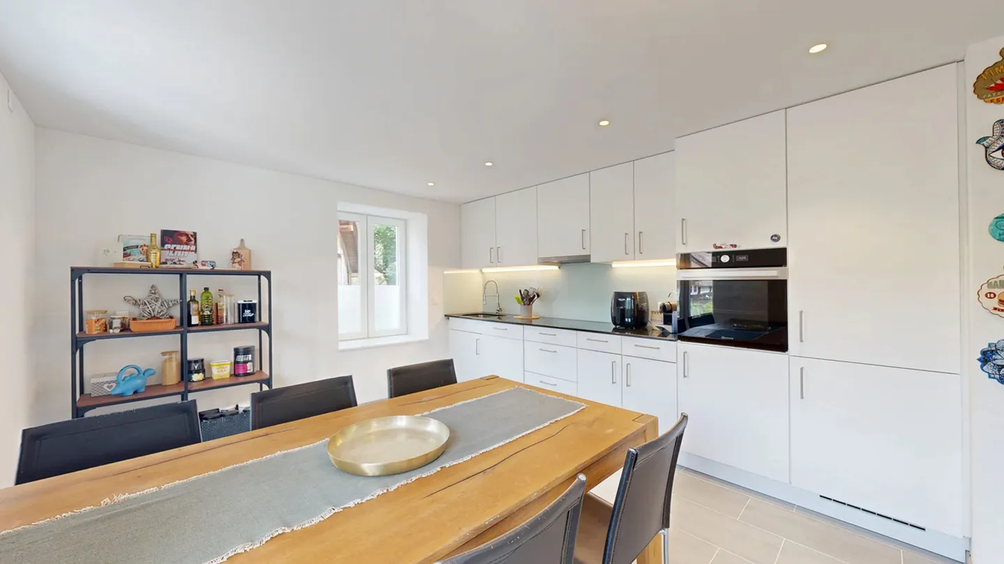 Moderne 3.5-Zimmer-Wohnung mit Balkon und Aussenparkplatz - Foto 6 von 15