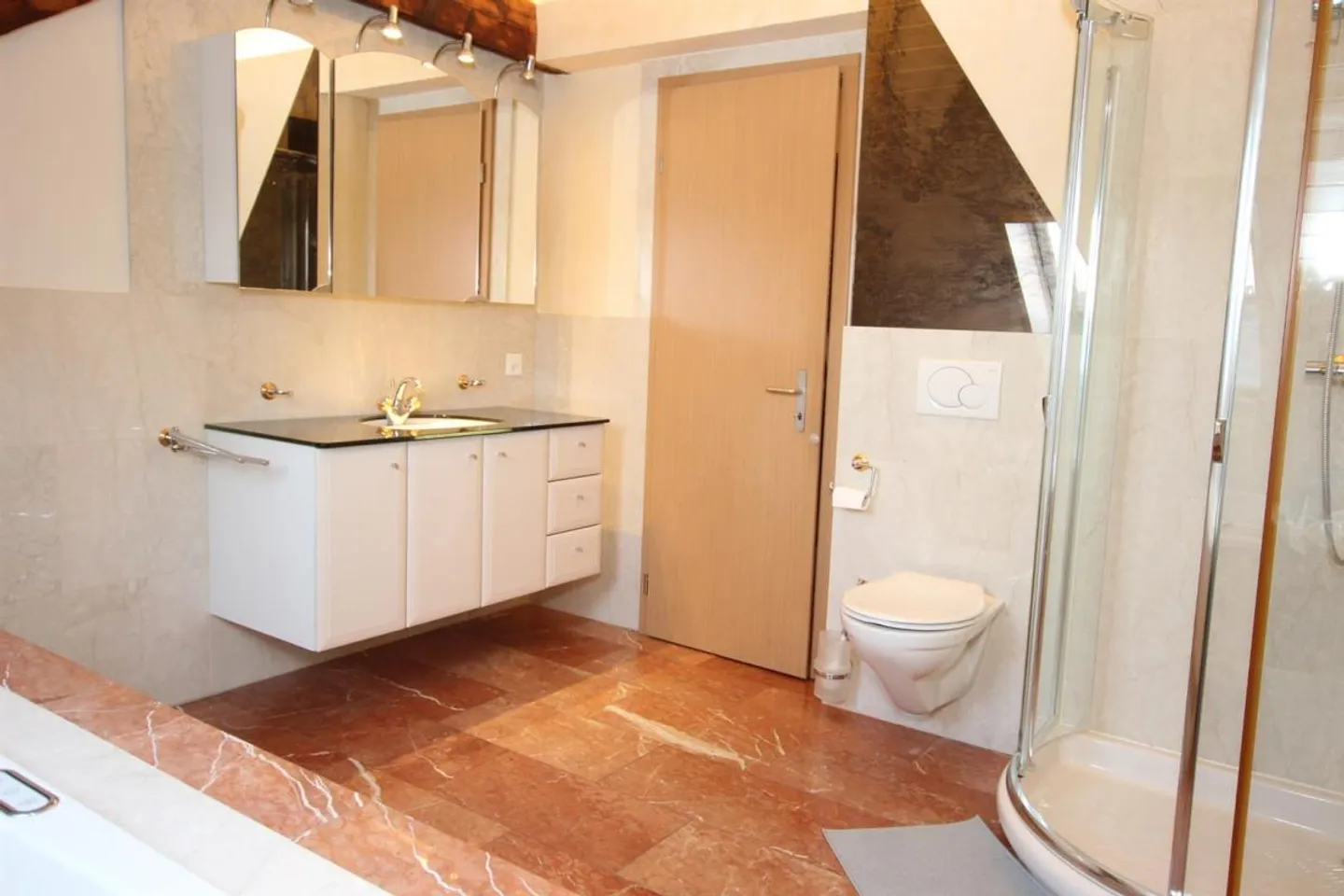 Appartamento ammobiliato in affitto - Foto 5 di 9