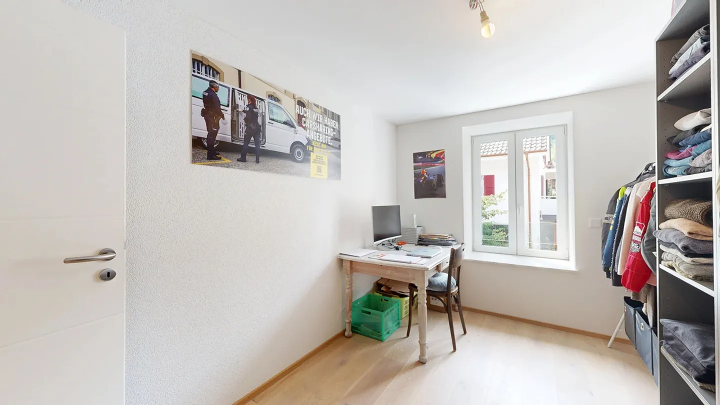 Moderne 3.5-Zimmer-Wohnung mit Balkon und Aussenparkplatz - Foto 14 von 15