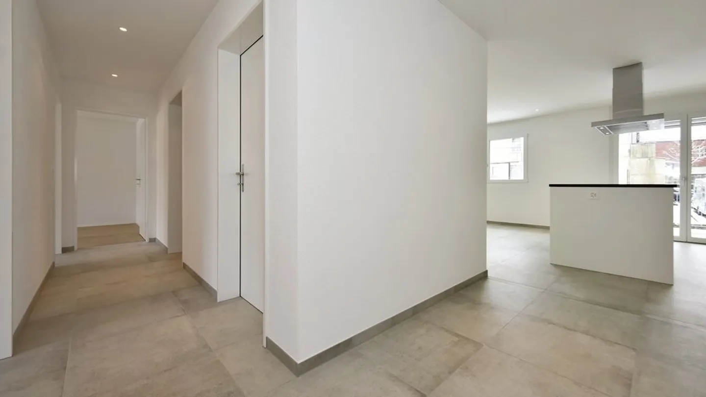 Modern 4.5-Room Apartment - Photo 10 of 11