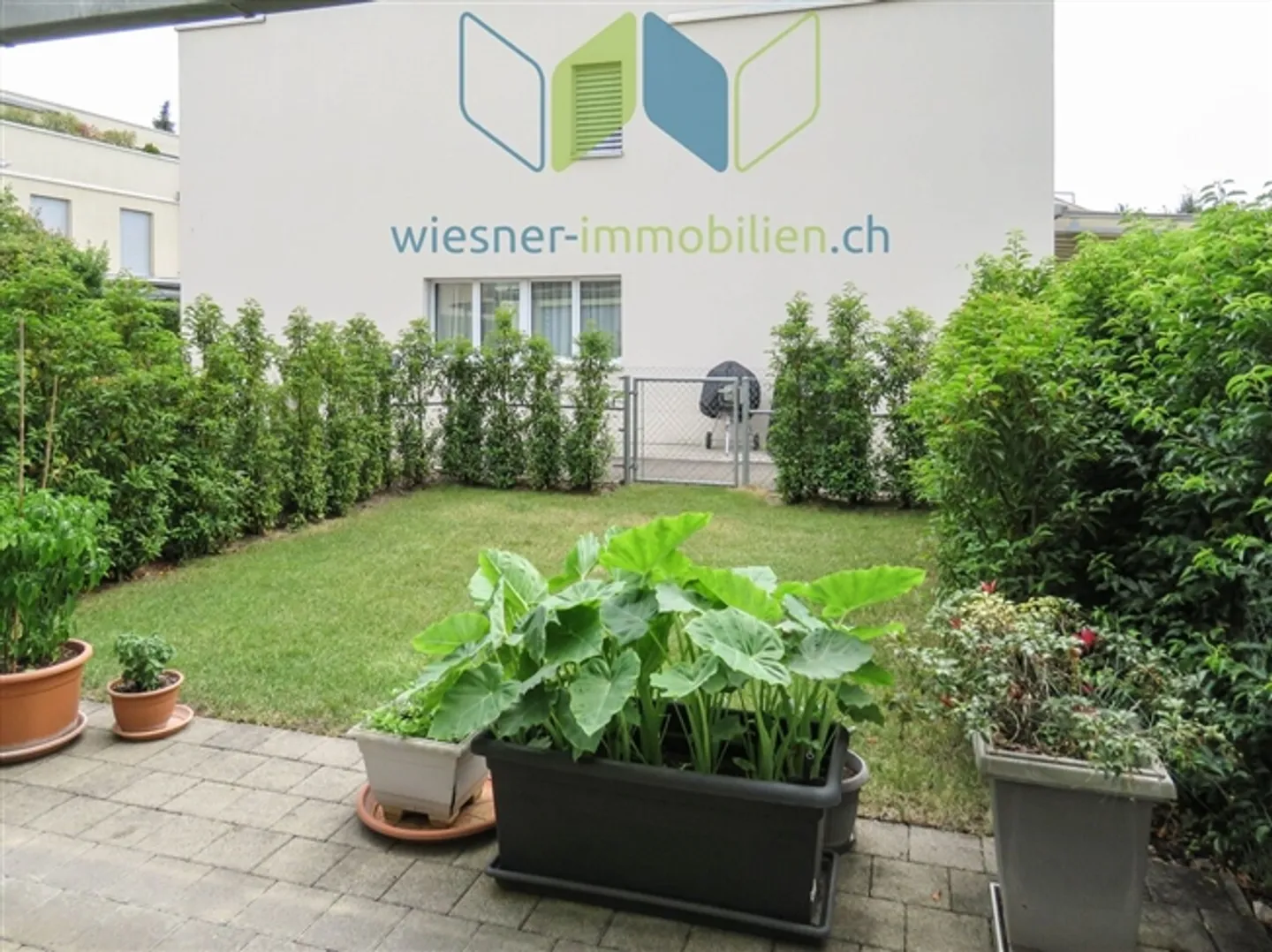 SEHR GROSSES 5½ ZIMMER HAUS AN KINDERFREUNDLICHER LAGE - Foto 3 von 10