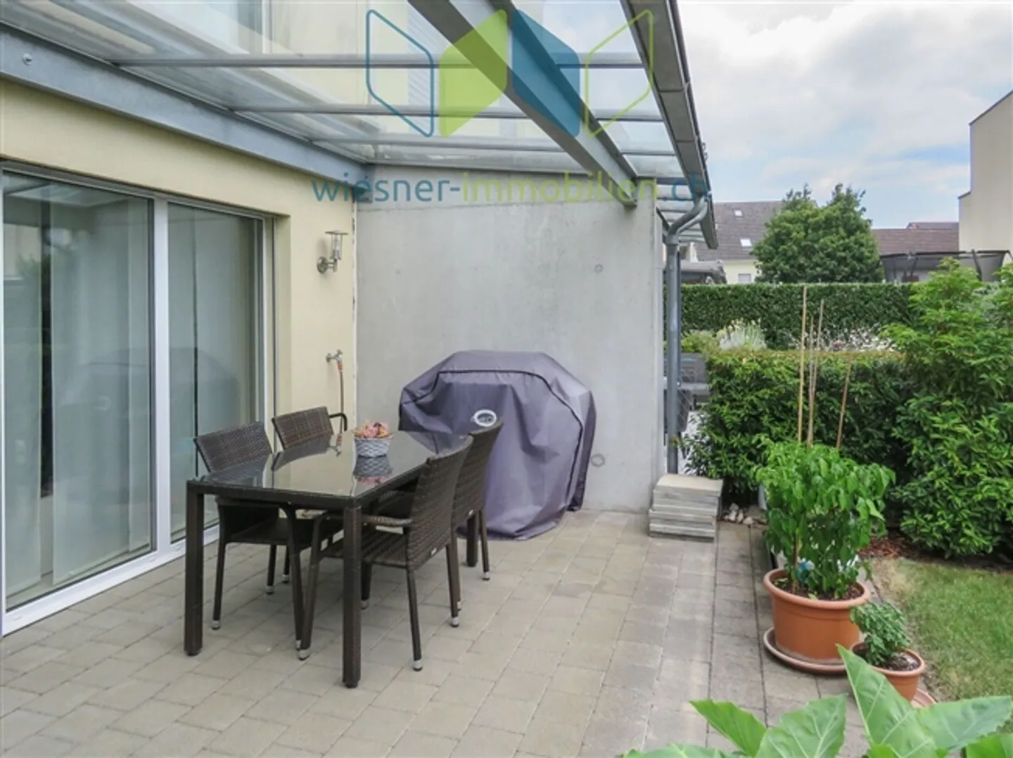 SEHR GROSSES 5½ ZIMMER HAUS AN KINDERFREUNDLICHER LAGE - Foto 4 von 10