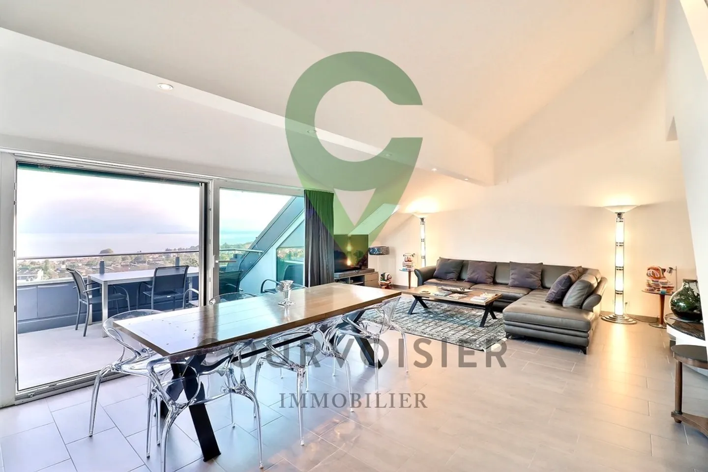 Appartamento contemporaneo con carattere e vista lago mozzafiato - Foto 3 di 9