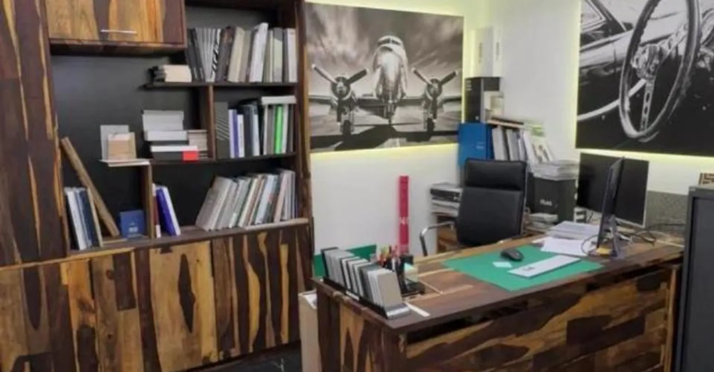 Spazio commerciale di 100 m² ristrutturato con visibilità eccezionale - Foto 2 di 7