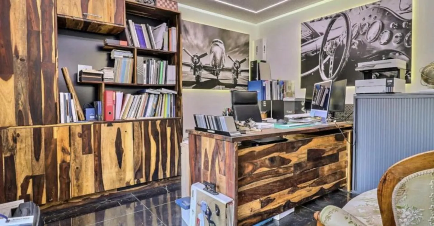 Spazio commerciale di 100 m² ristrutturato con visibilità eccezionale - Foto 3 di 7