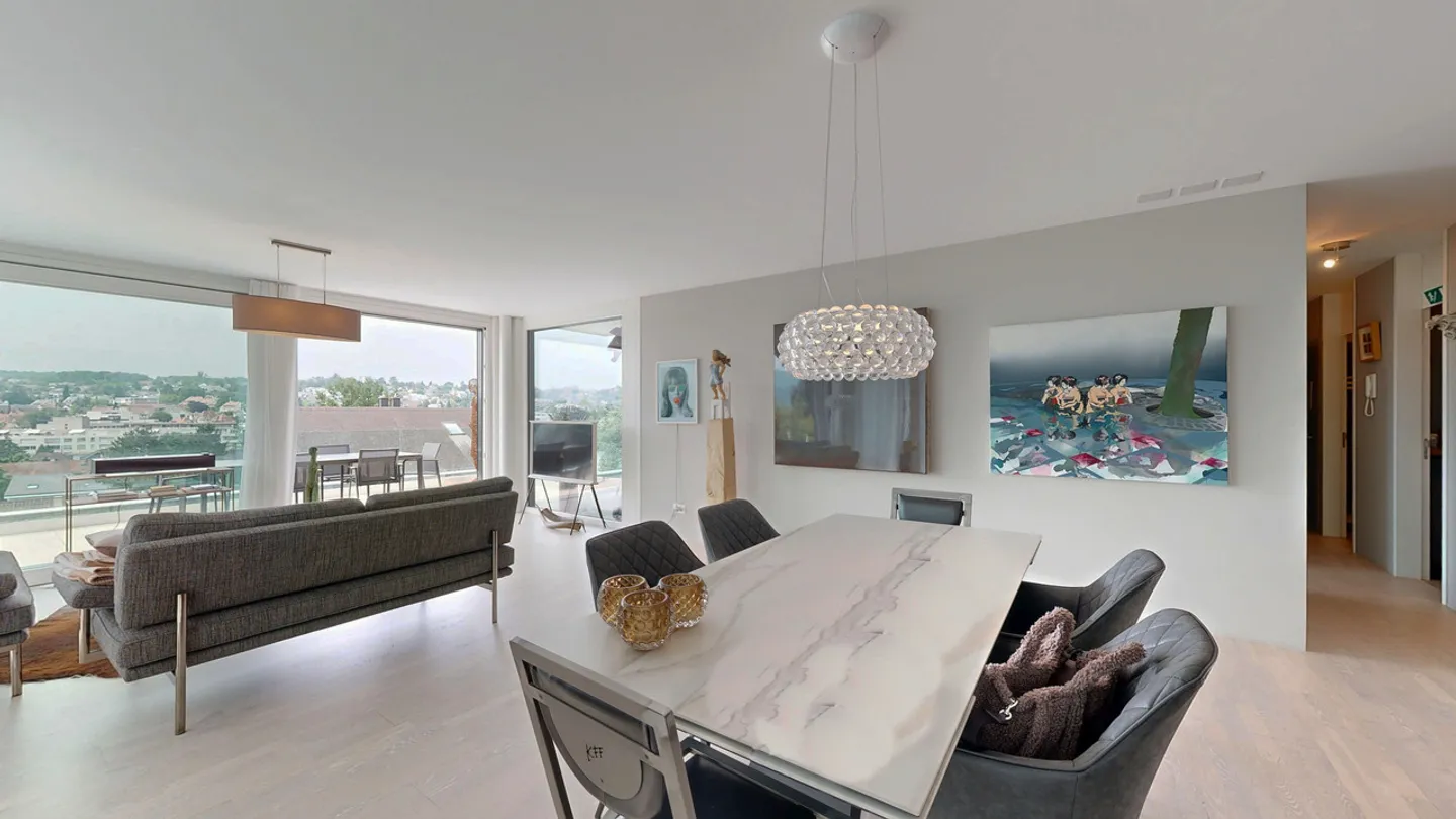 Condominium moderne de 4,5 pièces avec vue panoramique - Photo 2 sur 16
