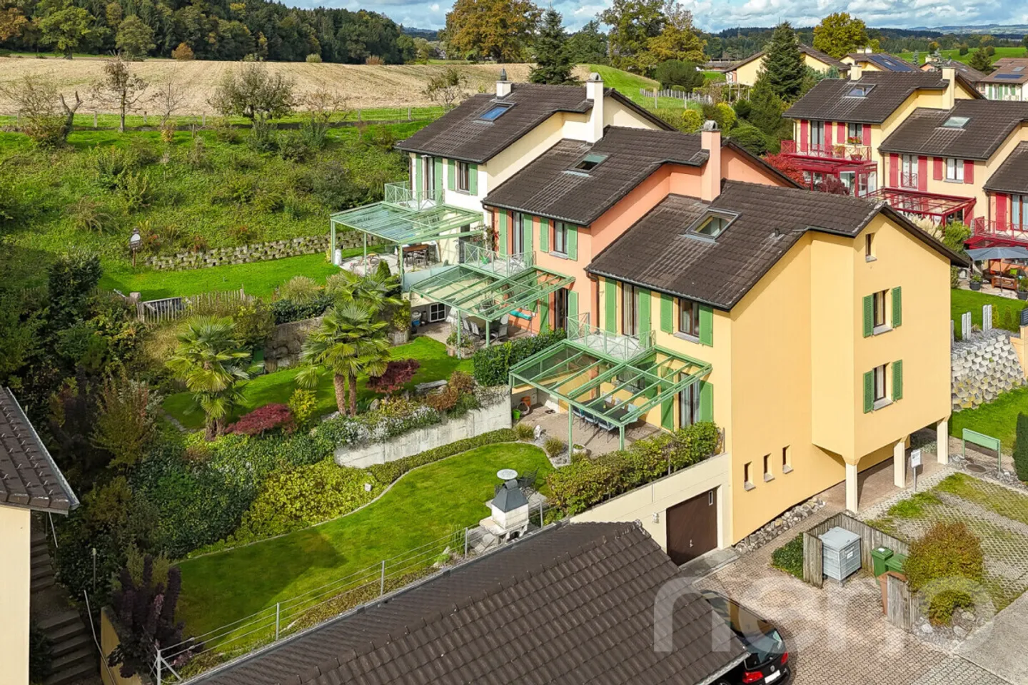 Casa unifamiliare ben tenuta in un insediamento familiare perfettamente situato - Foto 3 di 12