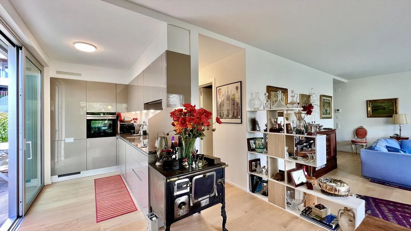 Appartamento con terrazza 4,5 stanze - Foto 4 di 13