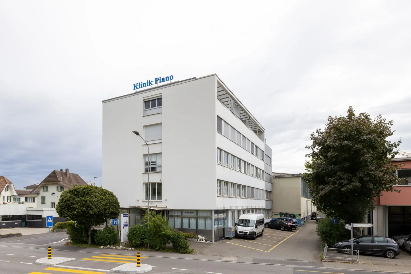 Privat- und Tagesklinik "Piano" in Biel mit vielen Nutzungsmöglichkeiten - Foto 2 von 16