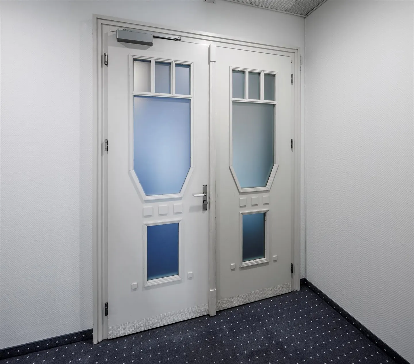 Recognizing Potential - Practice/Office Spaces Near the Train Station - Photo 10 of 12