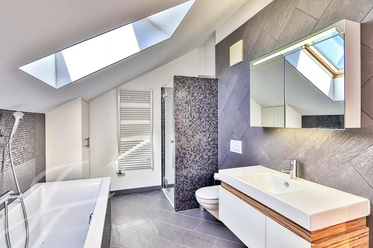 EXCLUSIVE!! 4.5-room apartment with impressive volumes - Photo 11 of 13