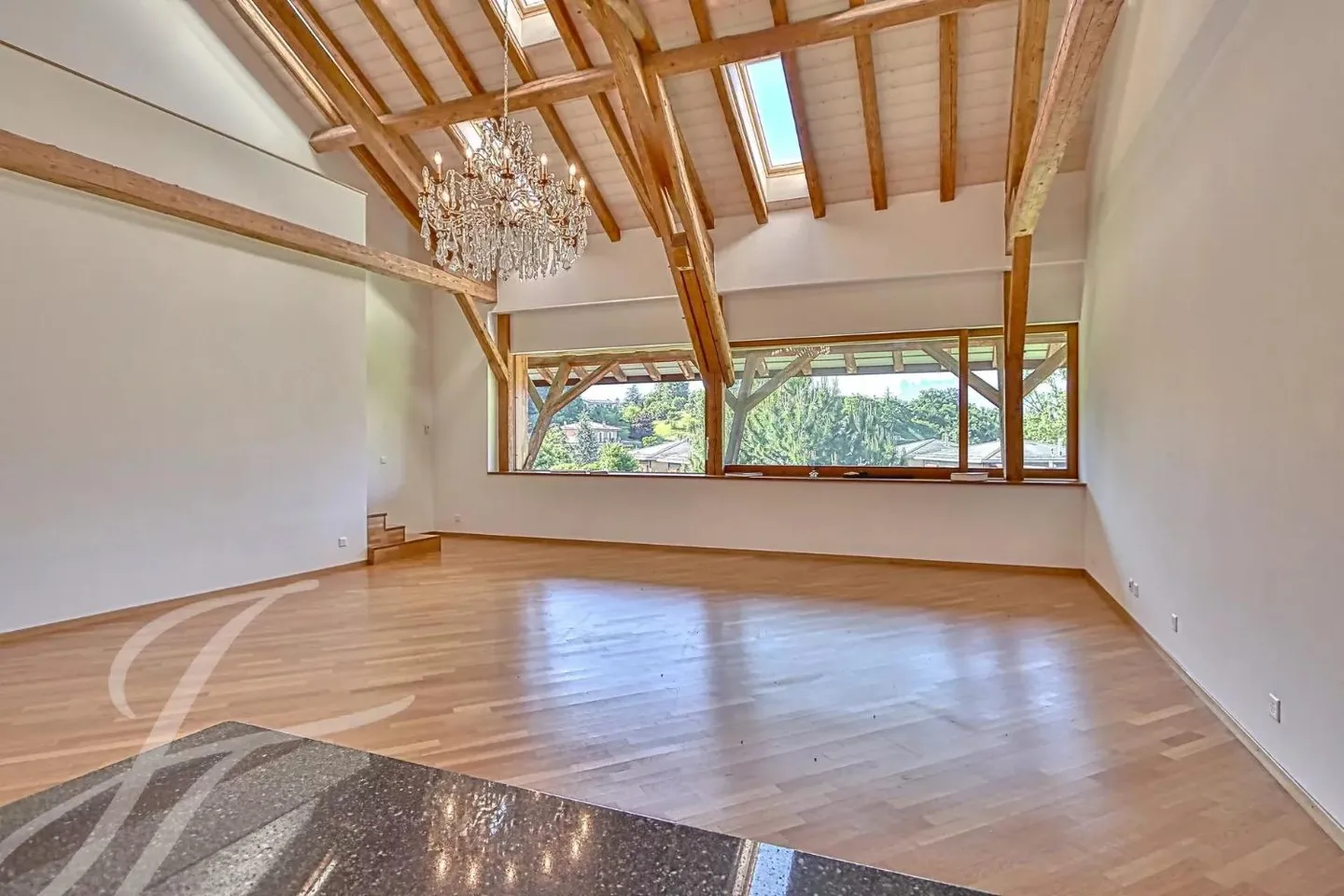 EXCLUSIVE!! 4.5-room apartment with impressive volumes - Photo 2 of 13