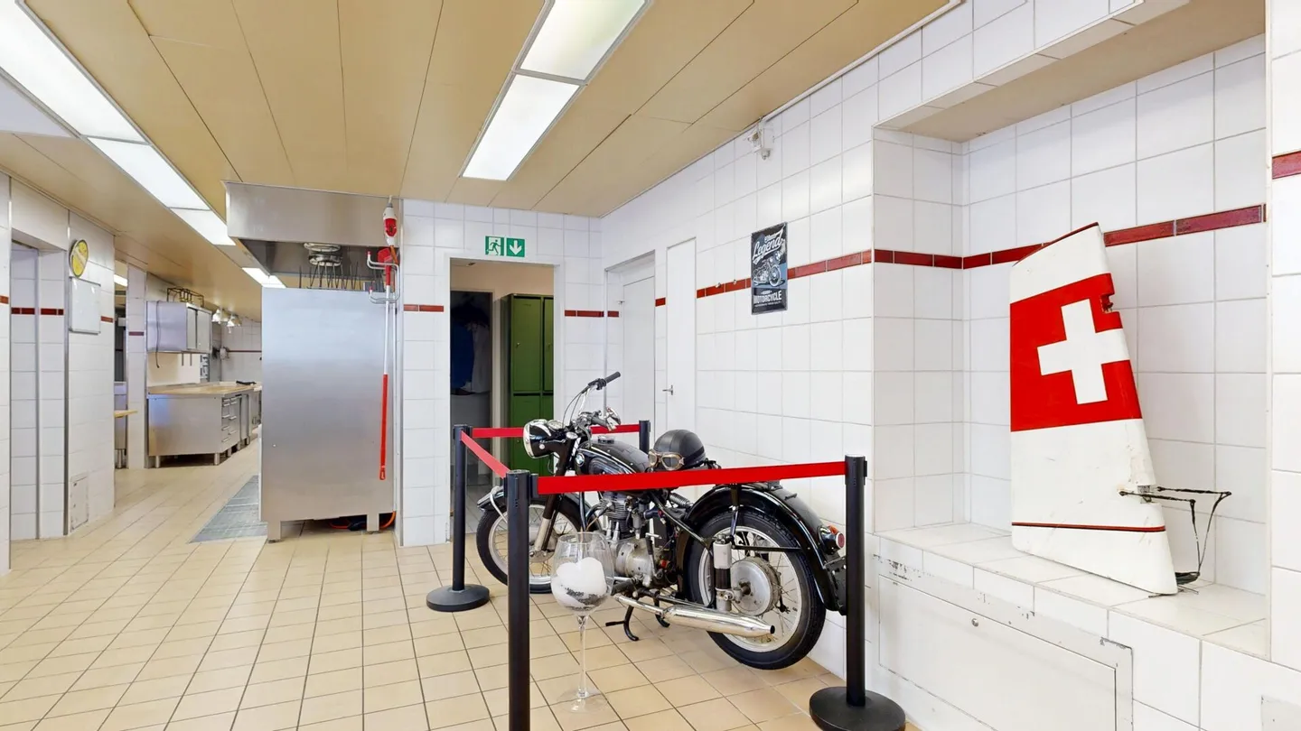 Hotel for sale - Photo 3 of 8