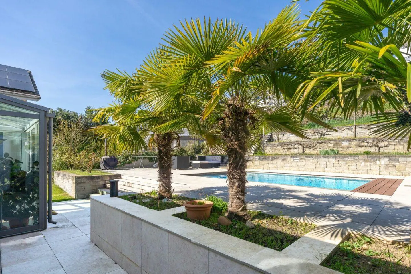 Maison individuelle spacieuse avec piscine - Photo 2 sur 19