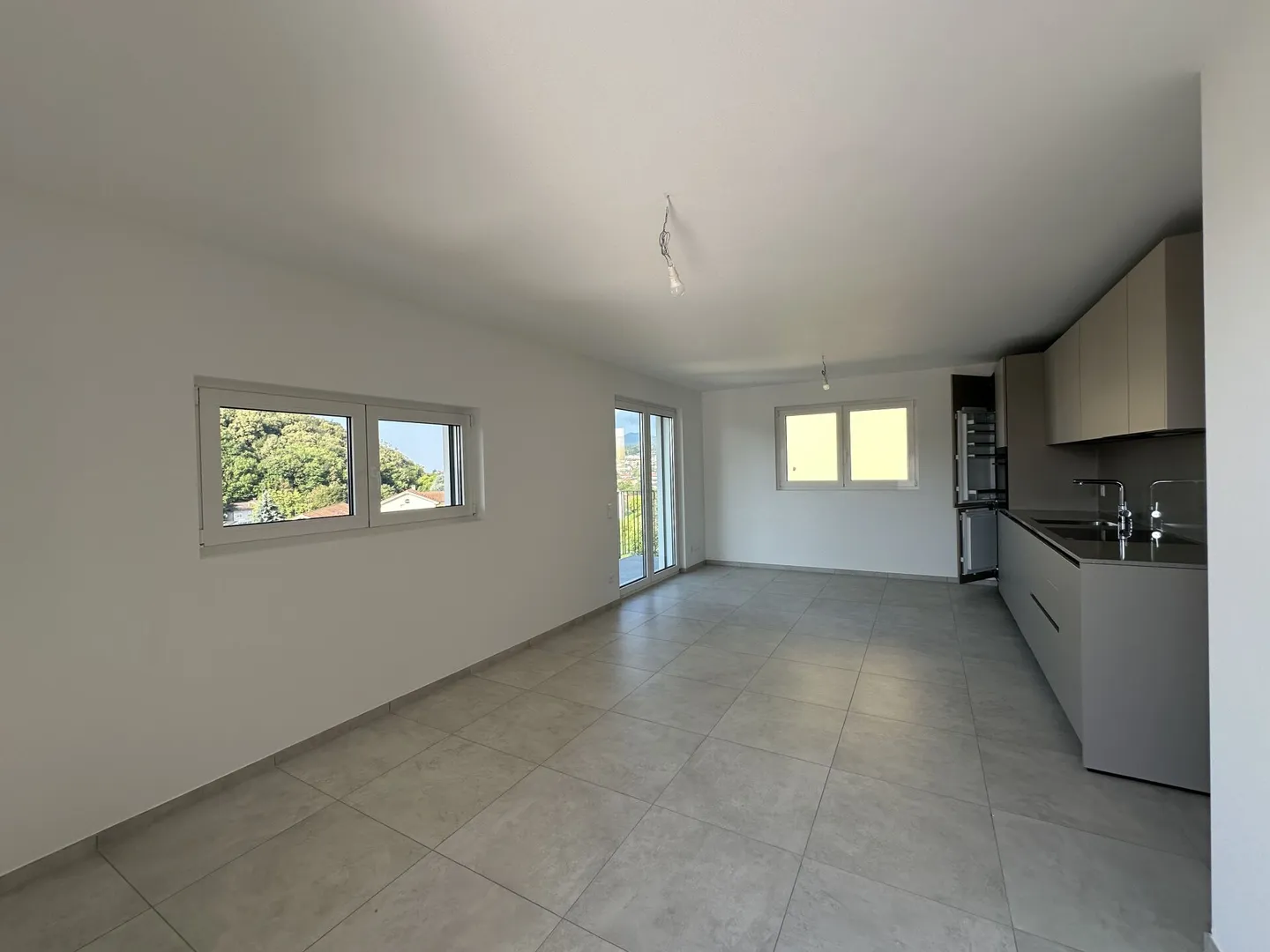 Nouvel et moderne appartement de 3,5 pièces, dernier étage et vue dégagée Mendrisio Arzo - Photo 3 sur 15