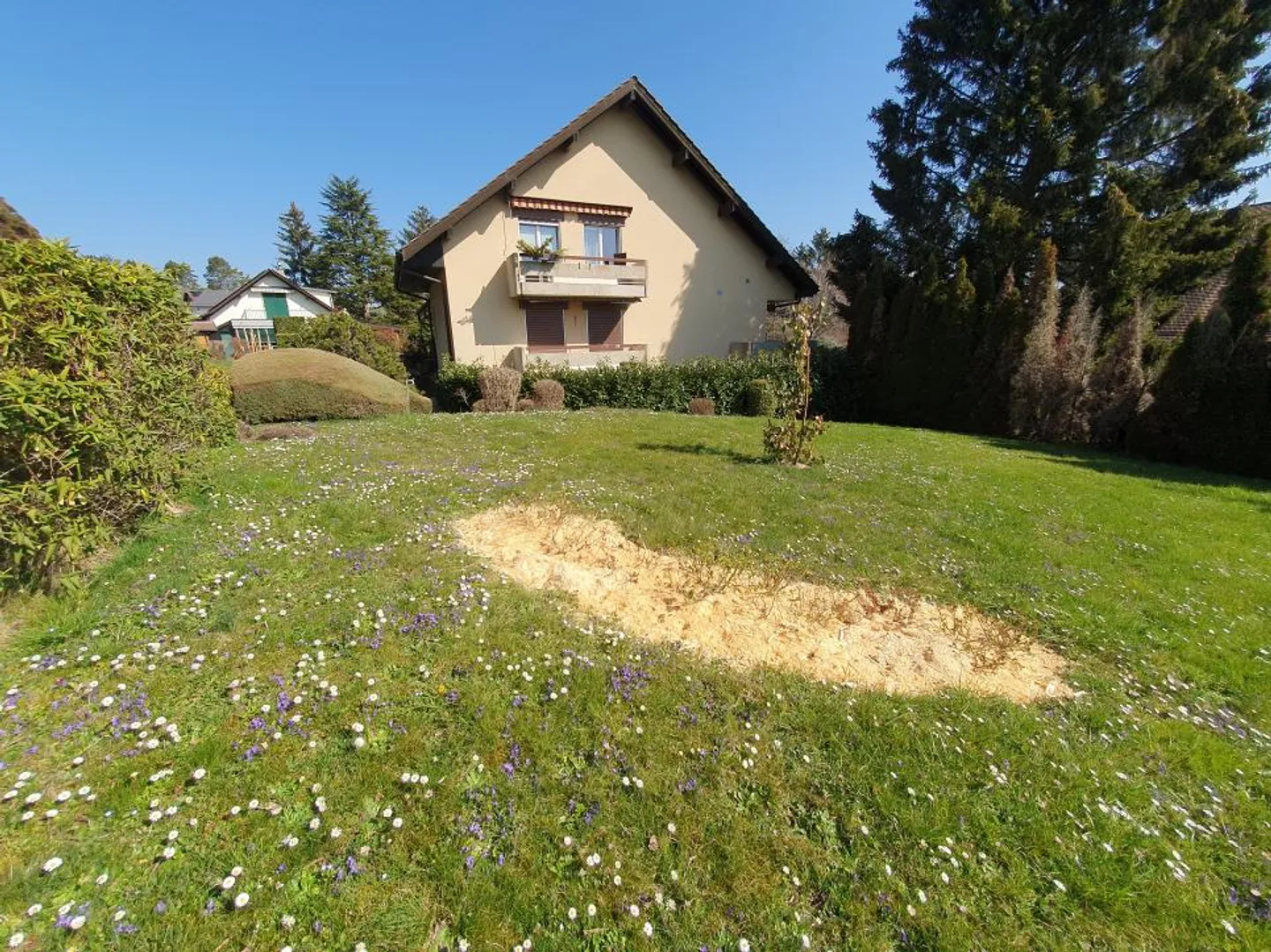 Top floor - quiet neighborhood - Photo 9 of 10