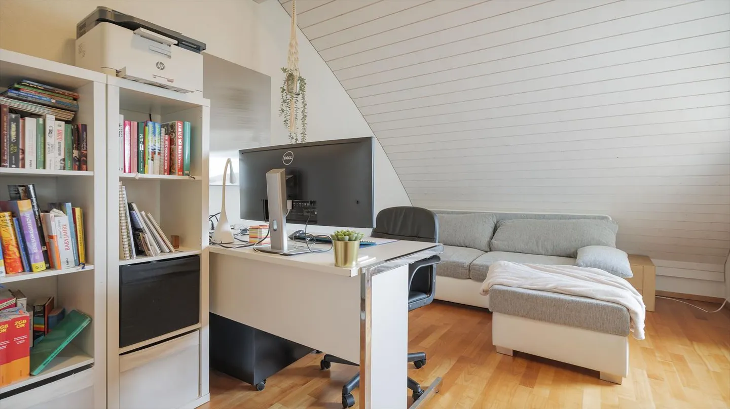 Wonderful 5.5-room apartment in Unterengstringen - Photo 6 of 9