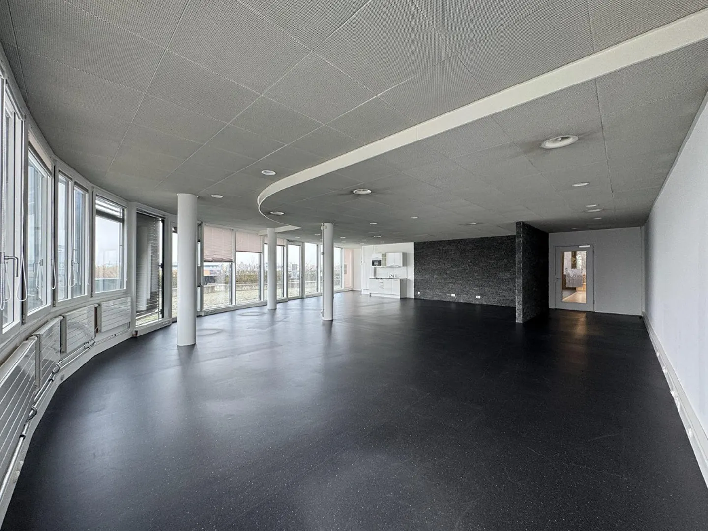 Attraktive Bürofläche in Volketswil - Foto 2 von 6