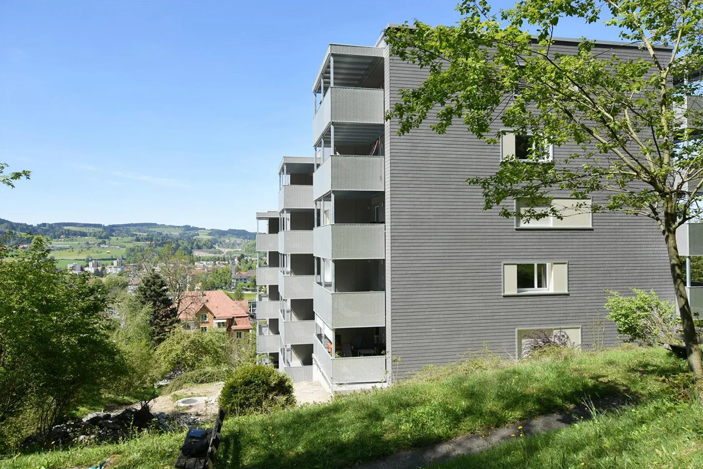 2.5-room apartment with high standard of development - Photo 1 of 6