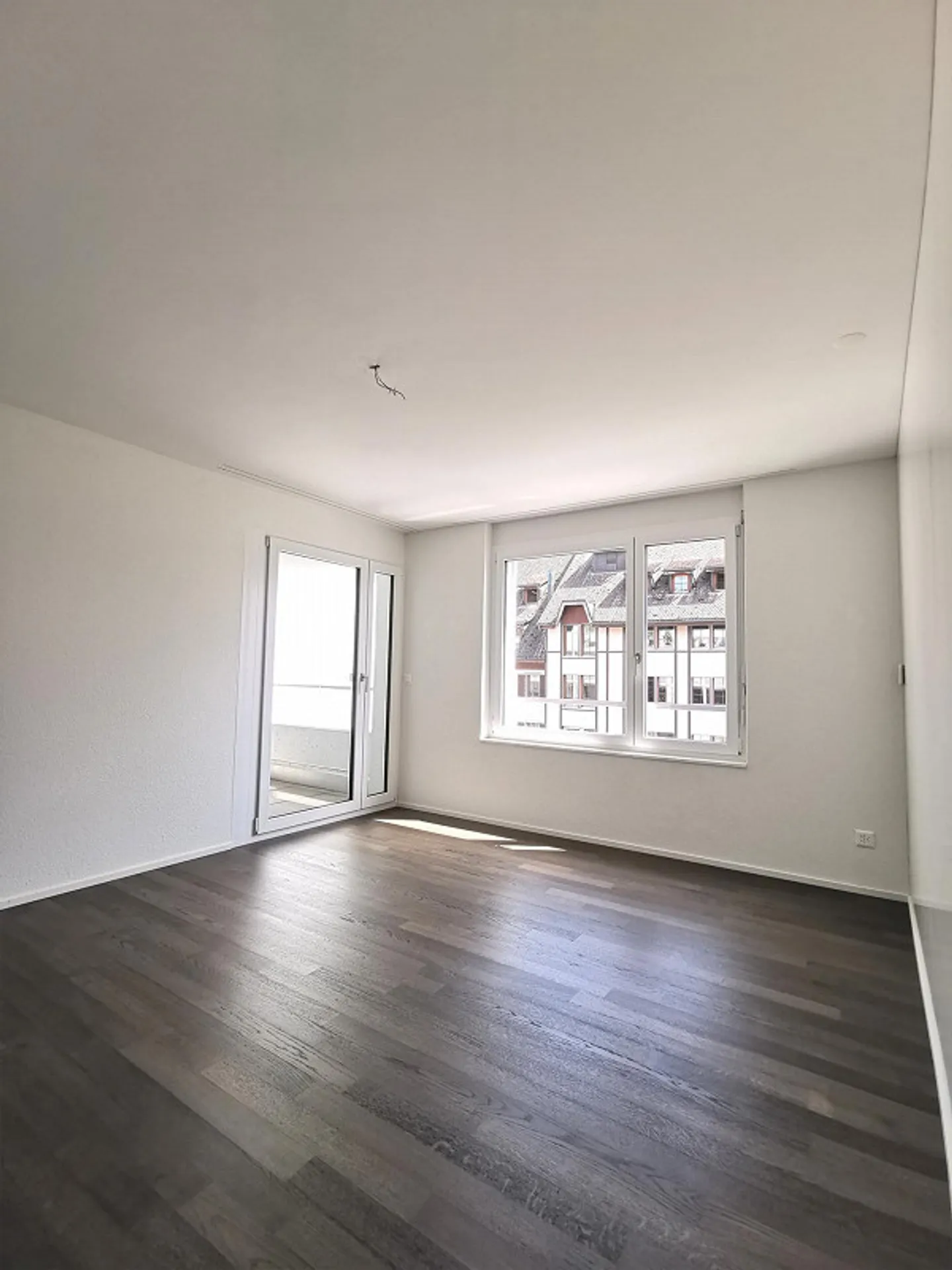 À LINDENPLATZ - BEL APPARTEMENT DE 2,5 PIÈCES AVEC VUE SUR DE... - Photo 3 sur 8