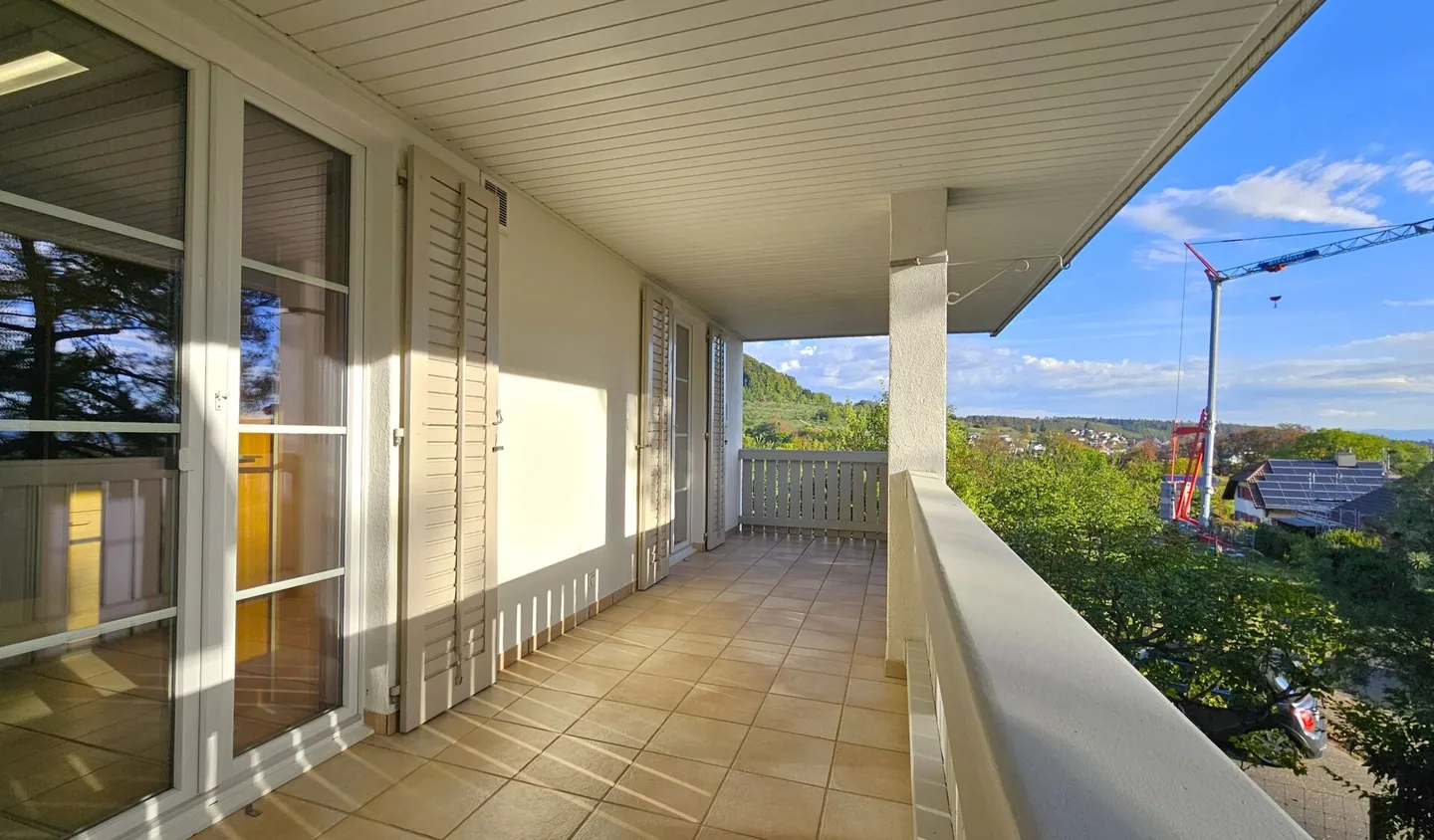 Appartement en duplex de 5,5 pièces dans un emplacement idyllique - Photo 2 sur 13