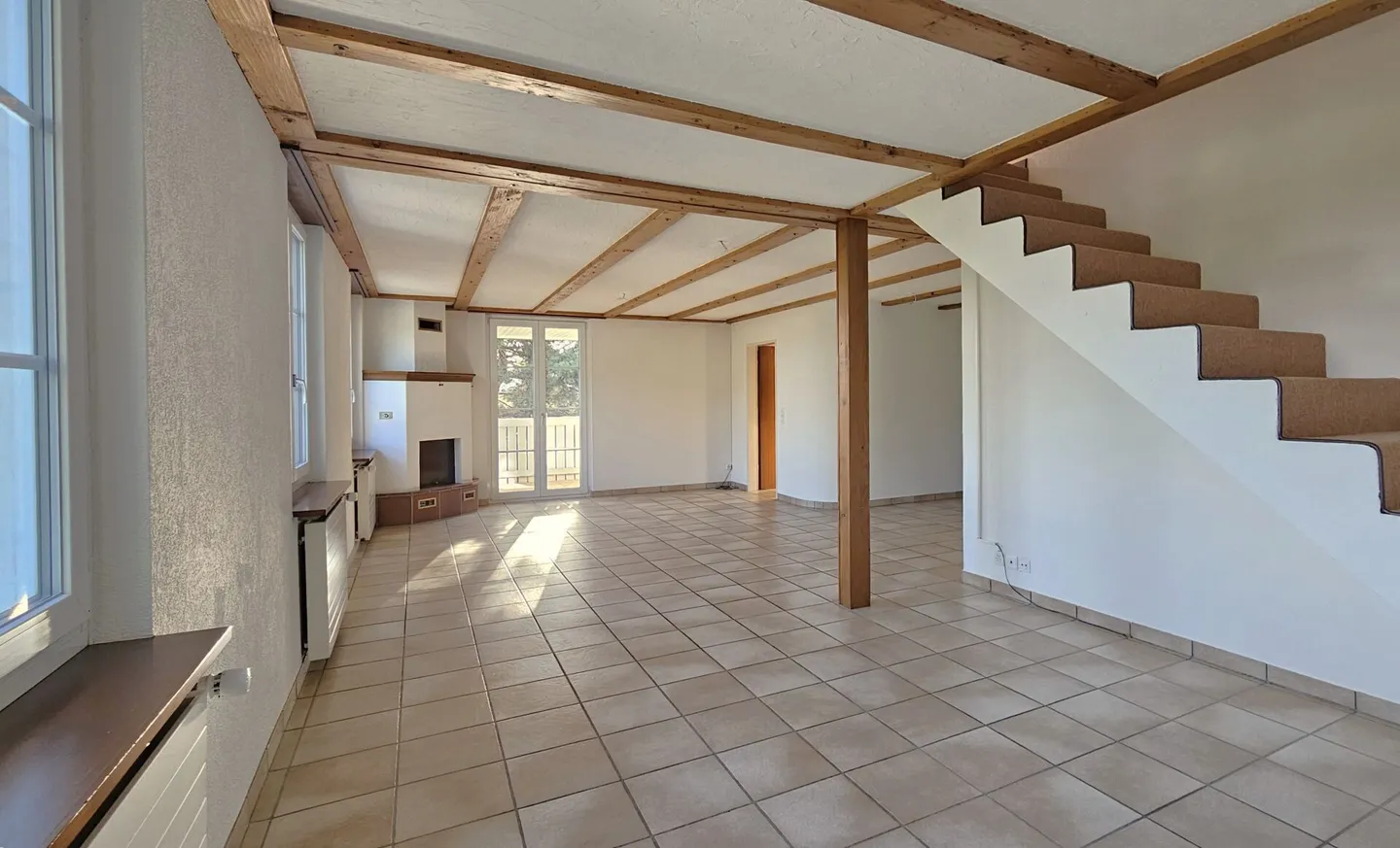 Appartement en duplex de 5,5 pièces dans un emplacement idyllique - Photo 3 sur 13