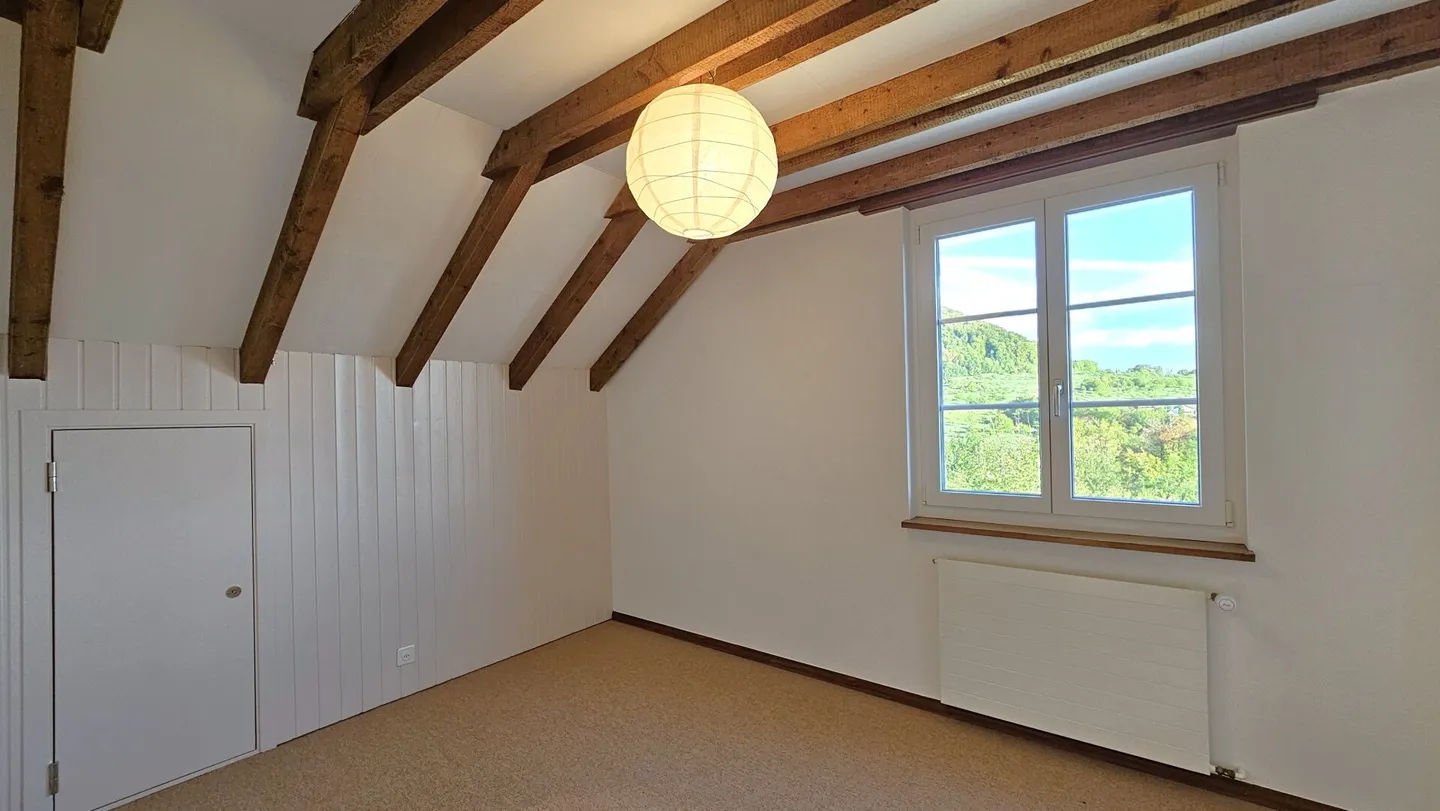 Appartement en duplex de 5,5 pièces dans un emplacement idyllique - Photo 7 sur 13