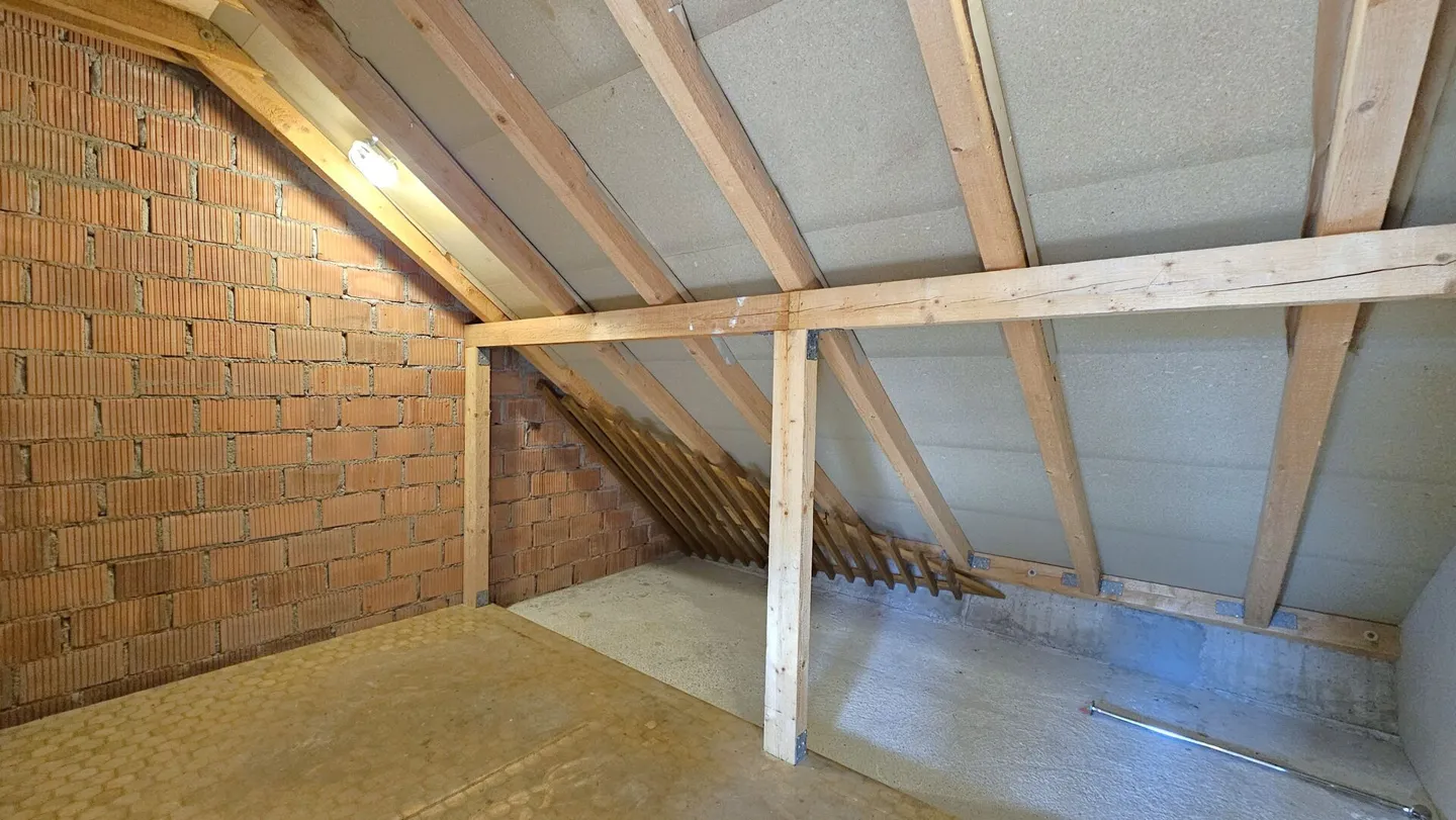 Appartement en duplex de 5,5 pièces dans un emplacement idyllique - Photo 11 sur 13