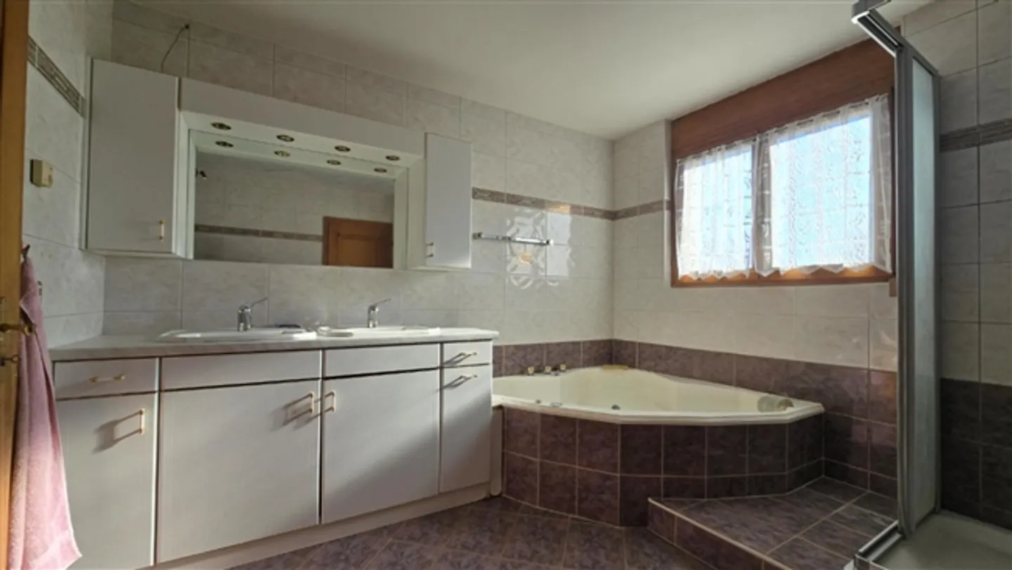 Villa spaziosa con 7,5 camere di 200 m² di superficie netta su 845 m² a Savièse - Foto 4 di 13