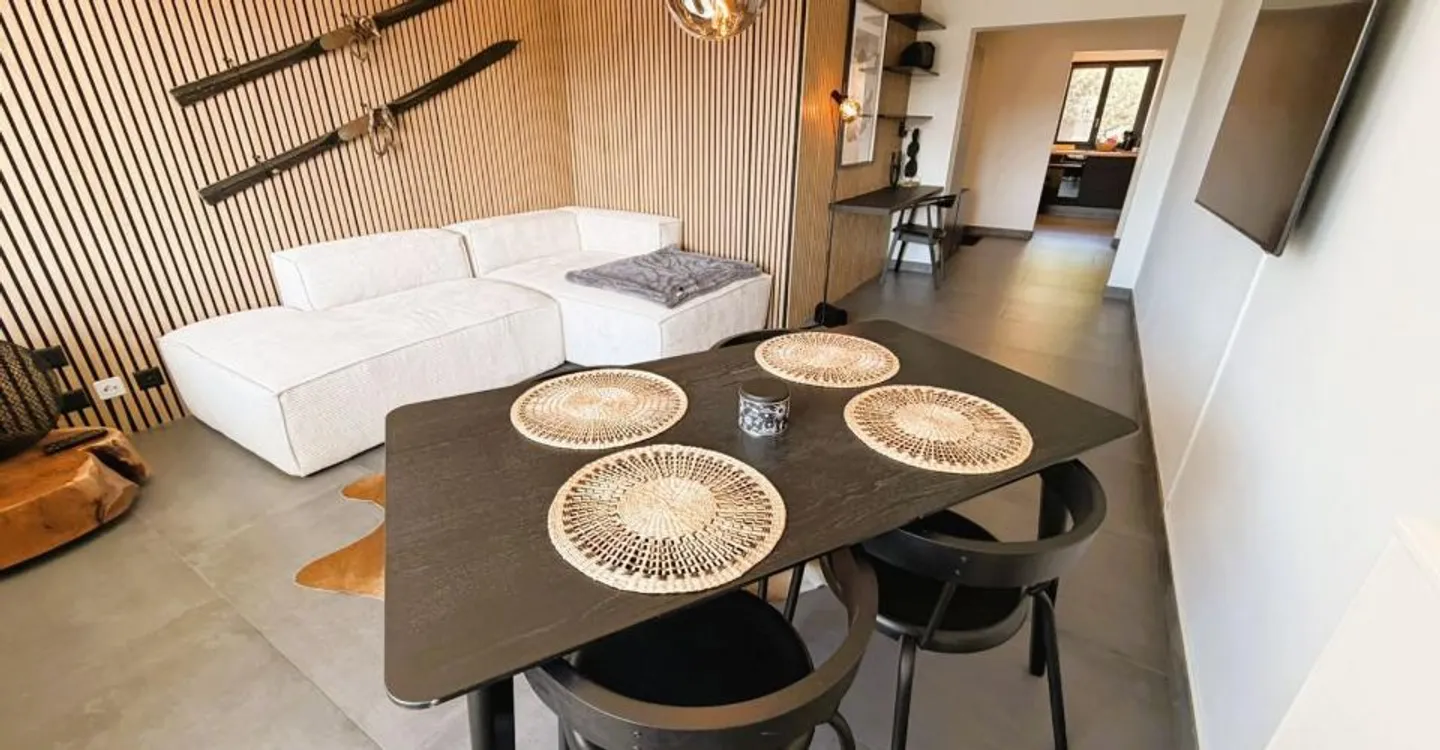 Appartement rénové avec vue imprenable - Photo 3 sur 19