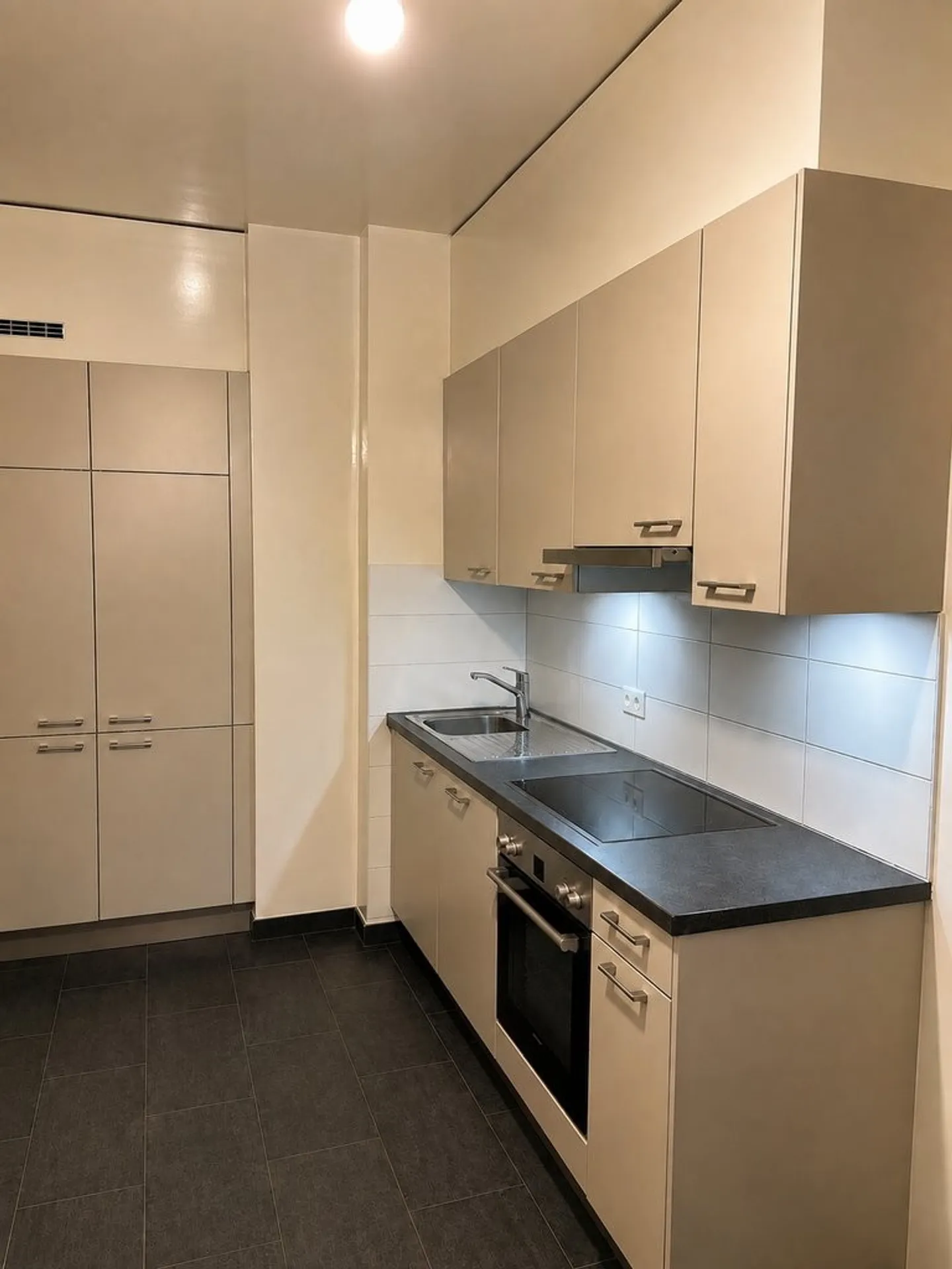 Appartement Charmant dans Quartier Calme - Photo 3 sur 5