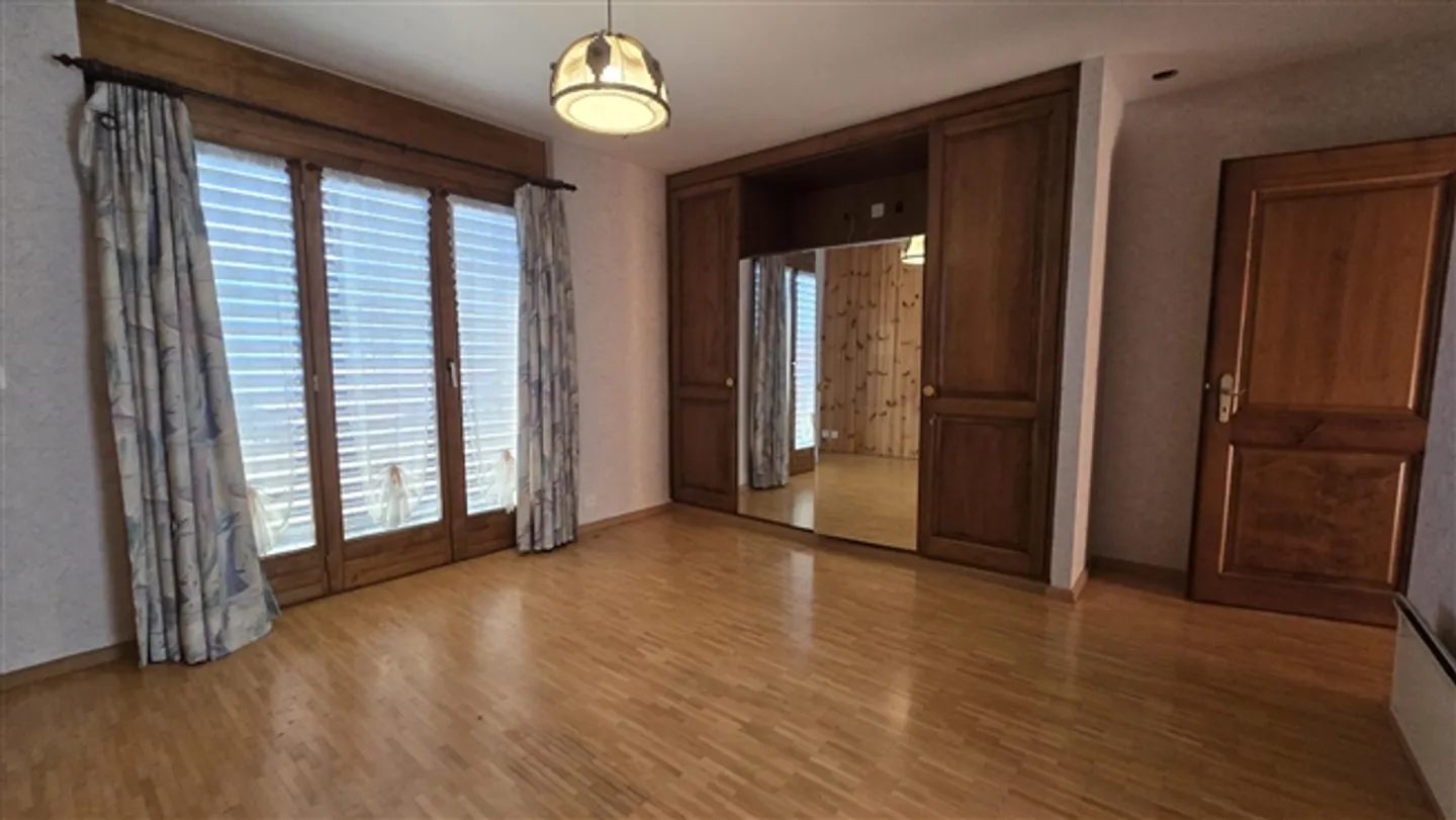 Villa spaziosa con 7,5 camere di 200 m² di superficie netta su 845 m² a Savièse - Foto 5 di 13