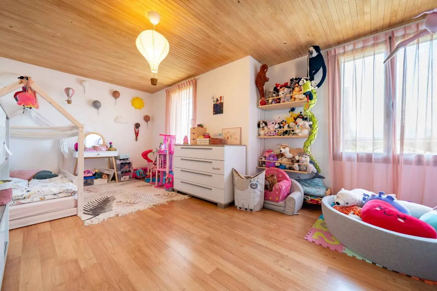 Charmantes Reihenhaus mit 7 Zimmern - Foto 8 von 13