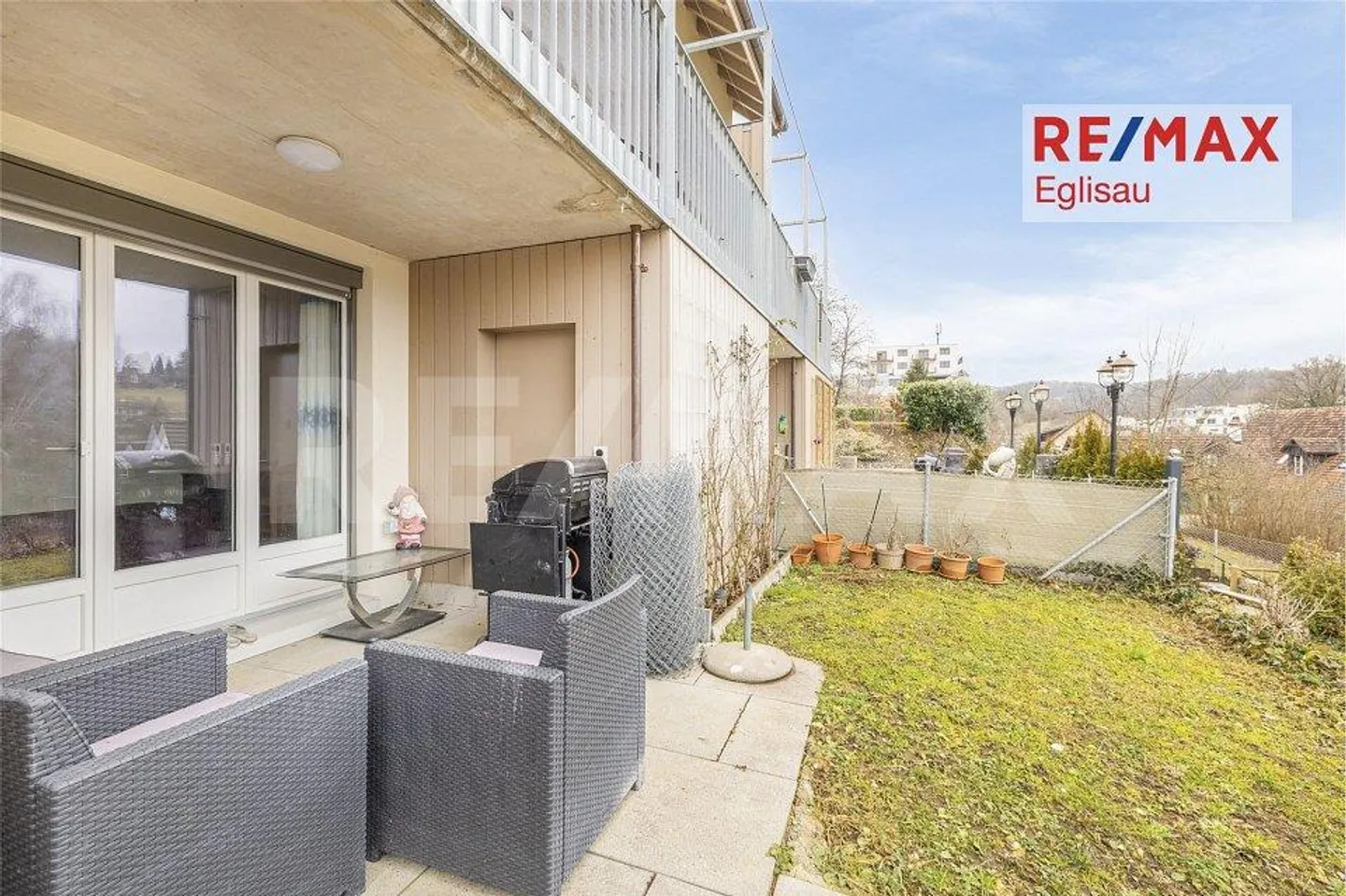 Neuwertiges 5.5-Zimmer-Reihenmittelhaus mit schöner Aussicht und ge... - Foto 3 von 13