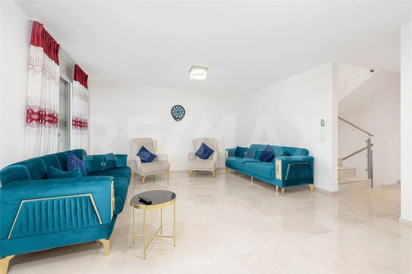 Neuwertiges 5.5-Zimmer-Reihenmittelhaus mit schöner Aussicht und ge... - Foto 9 von 13