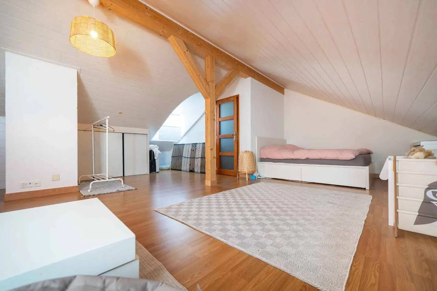 Charmantes Reihenhaus mit 7 Zimmern - Foto 12 von 13