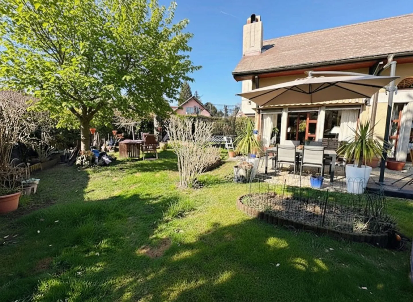 Bella villa bifamiliare con 6 stanze / 4 camere da letto / bel giardino alberato e recintato - Foto 9 di 9