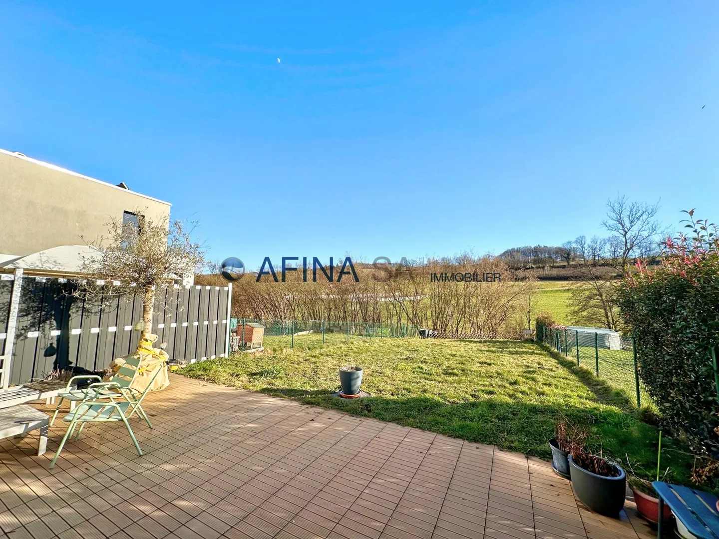 Maison Mitoyenne Élégante - Photo 3 sur 12