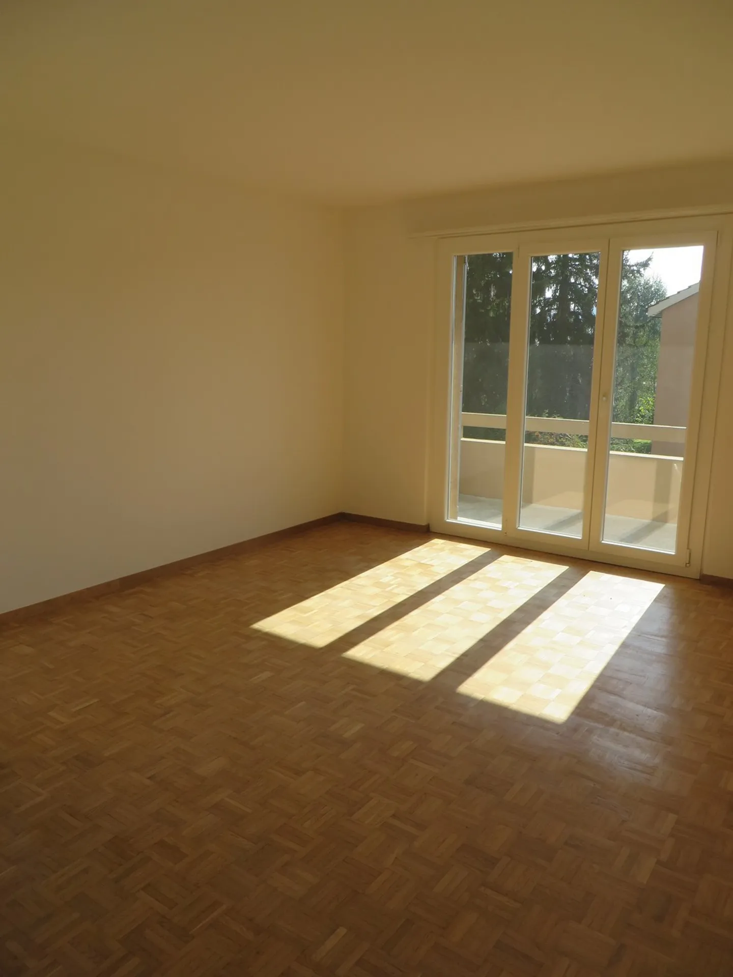 Geräumige Wohnung mit Blick ins Grüne - Foto 5 von 5