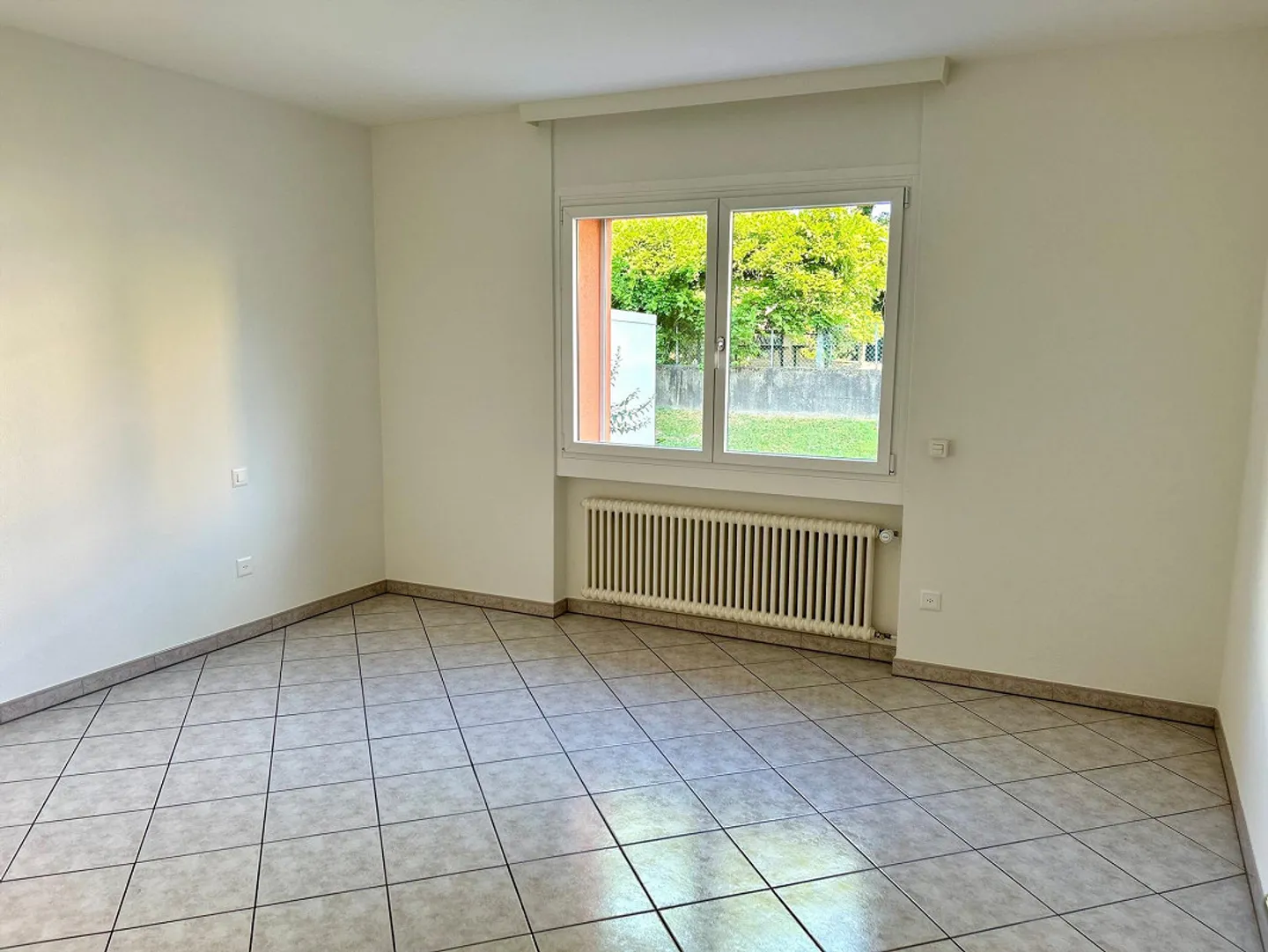 Renovated apartment with large balcony - Photo 8 of 11
