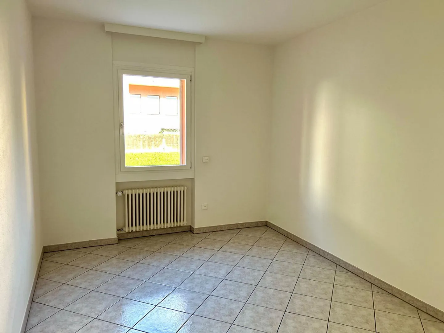 Renovated apartment with large balcony - Photo 9 of 11