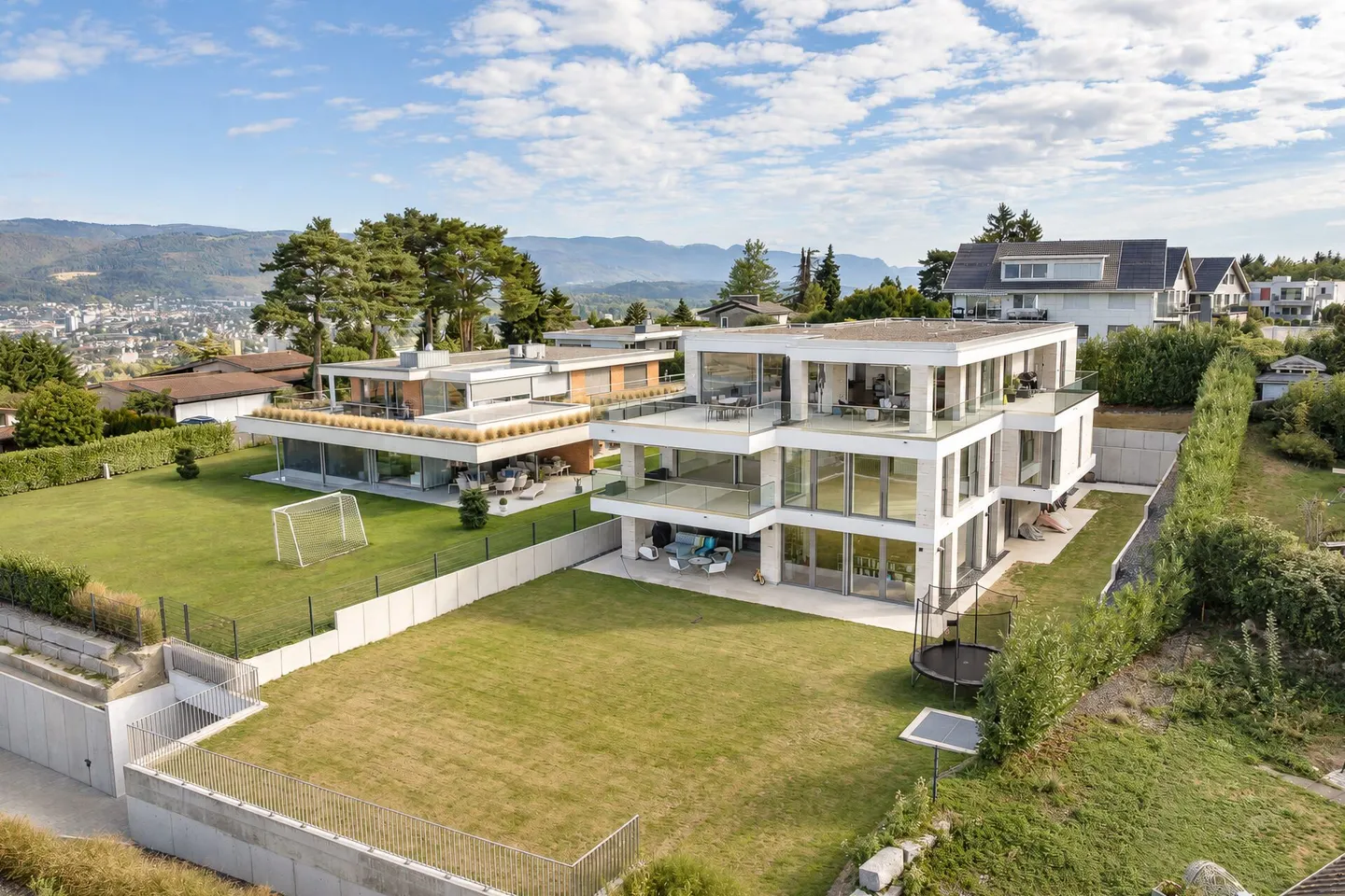 Vivere esclusivo con vista sul lago - Ampio appartamento di 4,5 locali - Foto 1 di 18