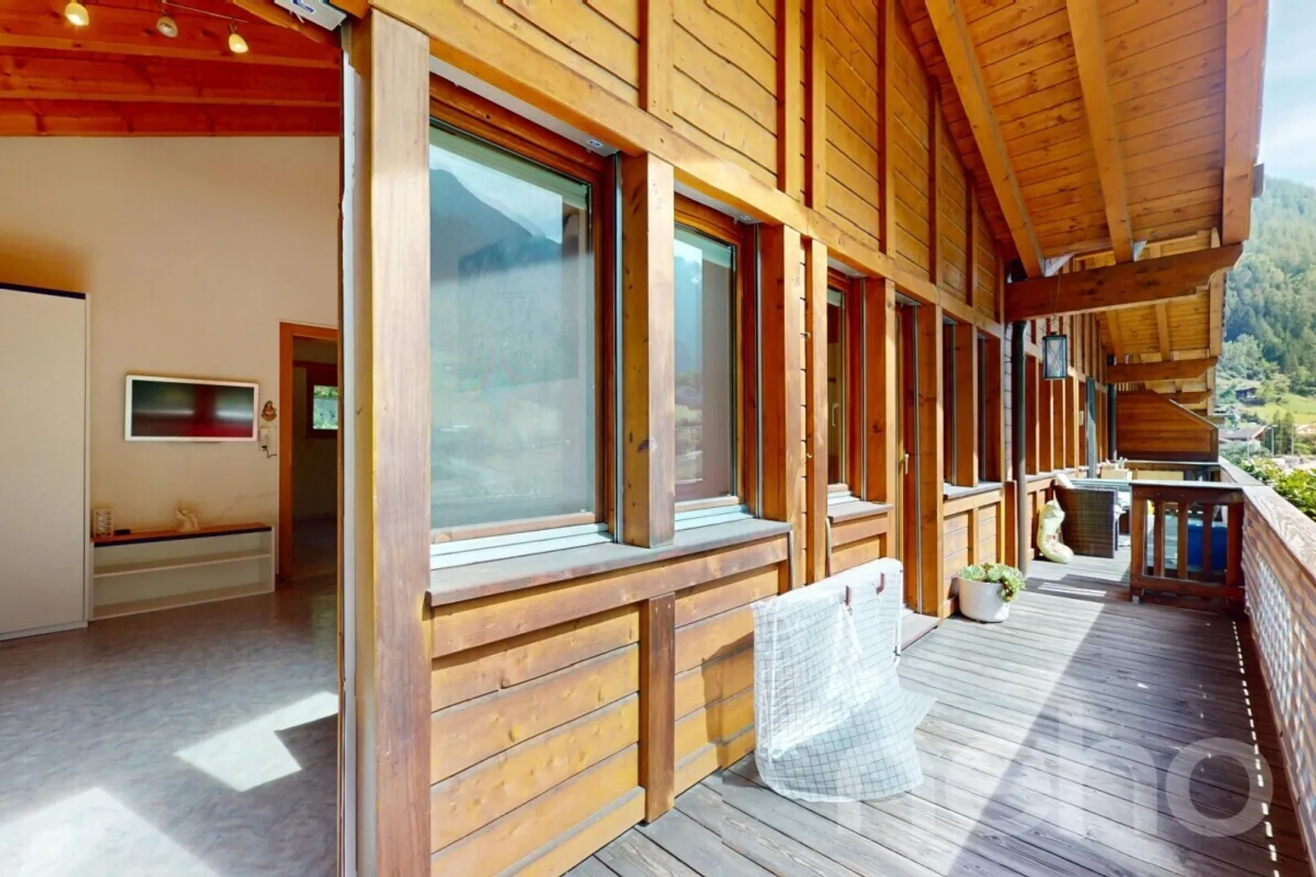 4.5-Room Penthouse Apartment in St. Niklaus - Photo 8 of 13